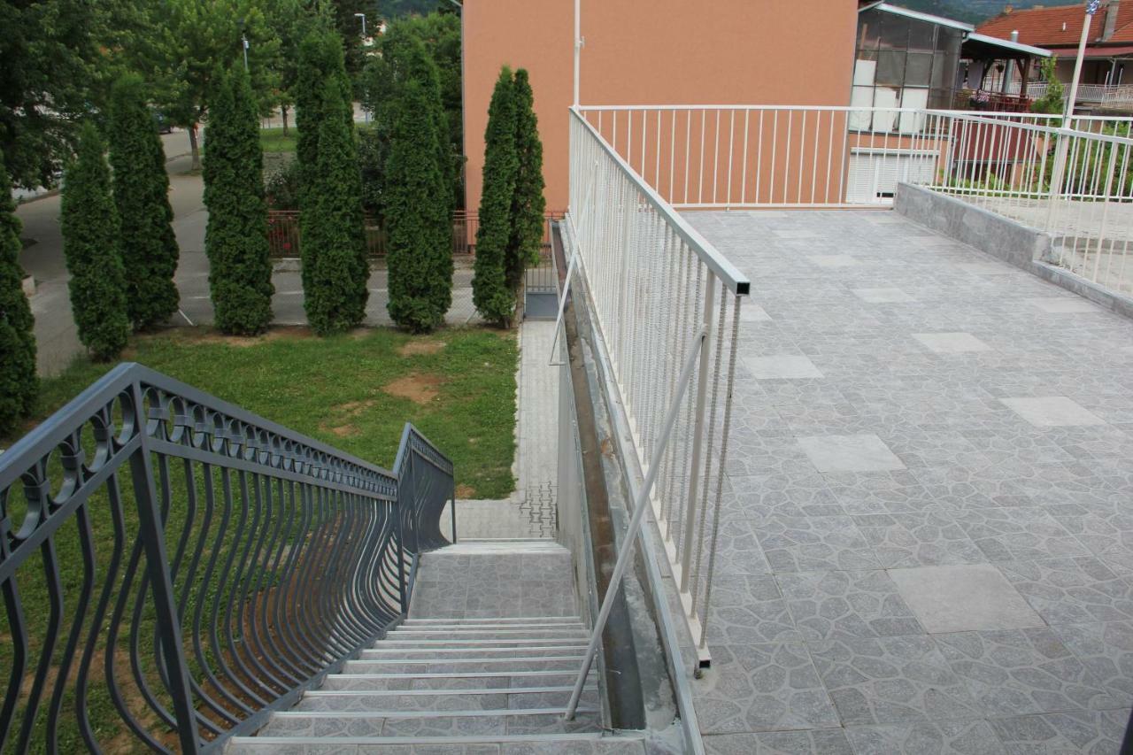 Apartman Kej Pirot Exterior photo
