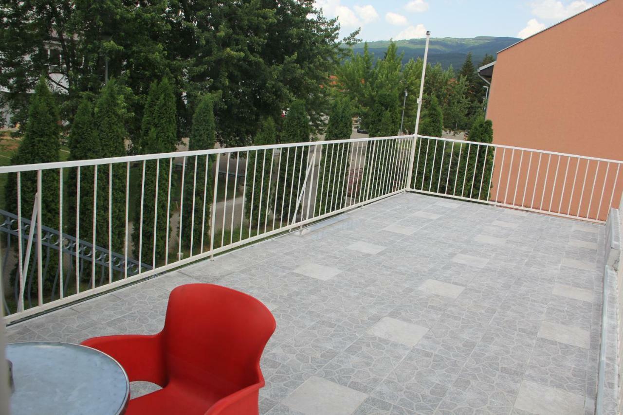 Apartman Kej Pirot Exterior photo